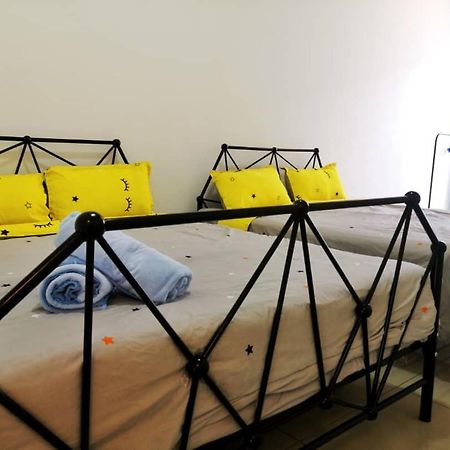 Holiday Homestay 세렘반 외부 사진
