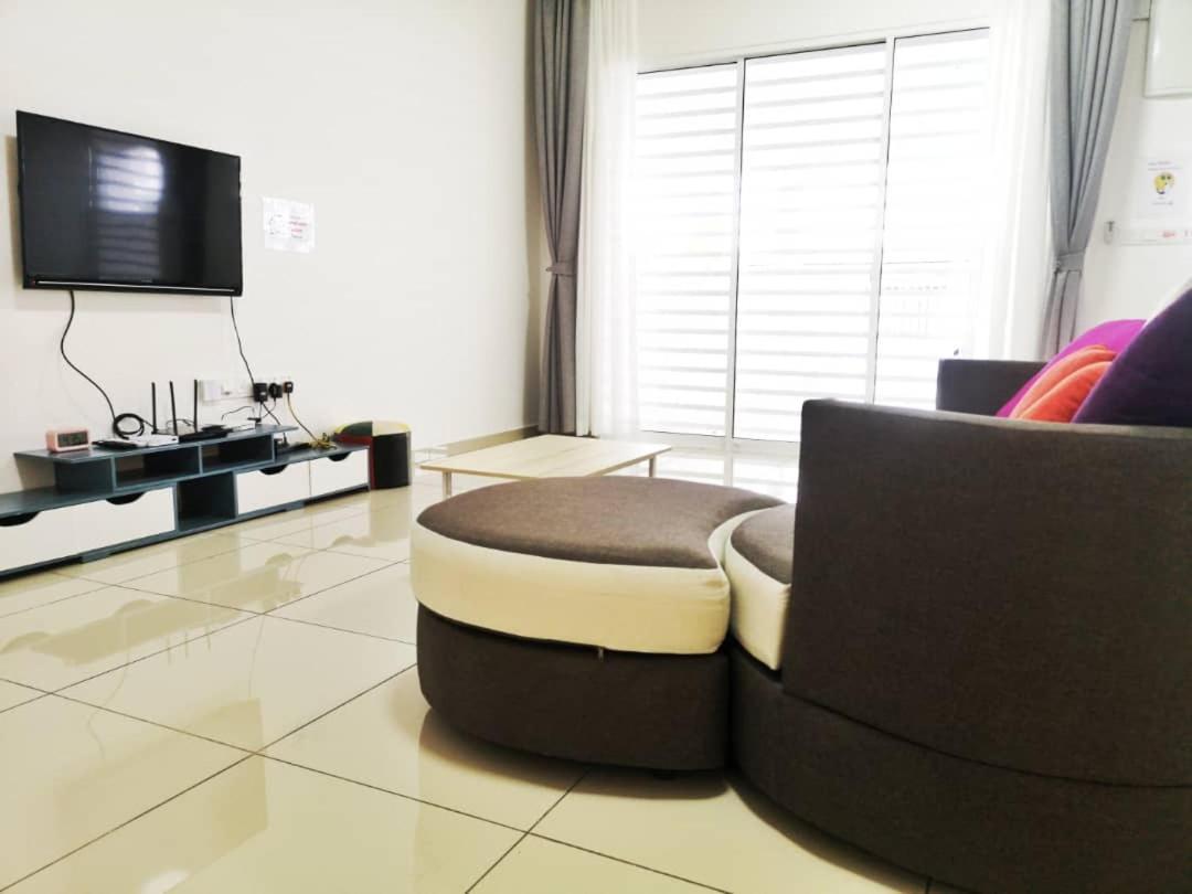 Holiday Homestay 세렘반 외부 사진